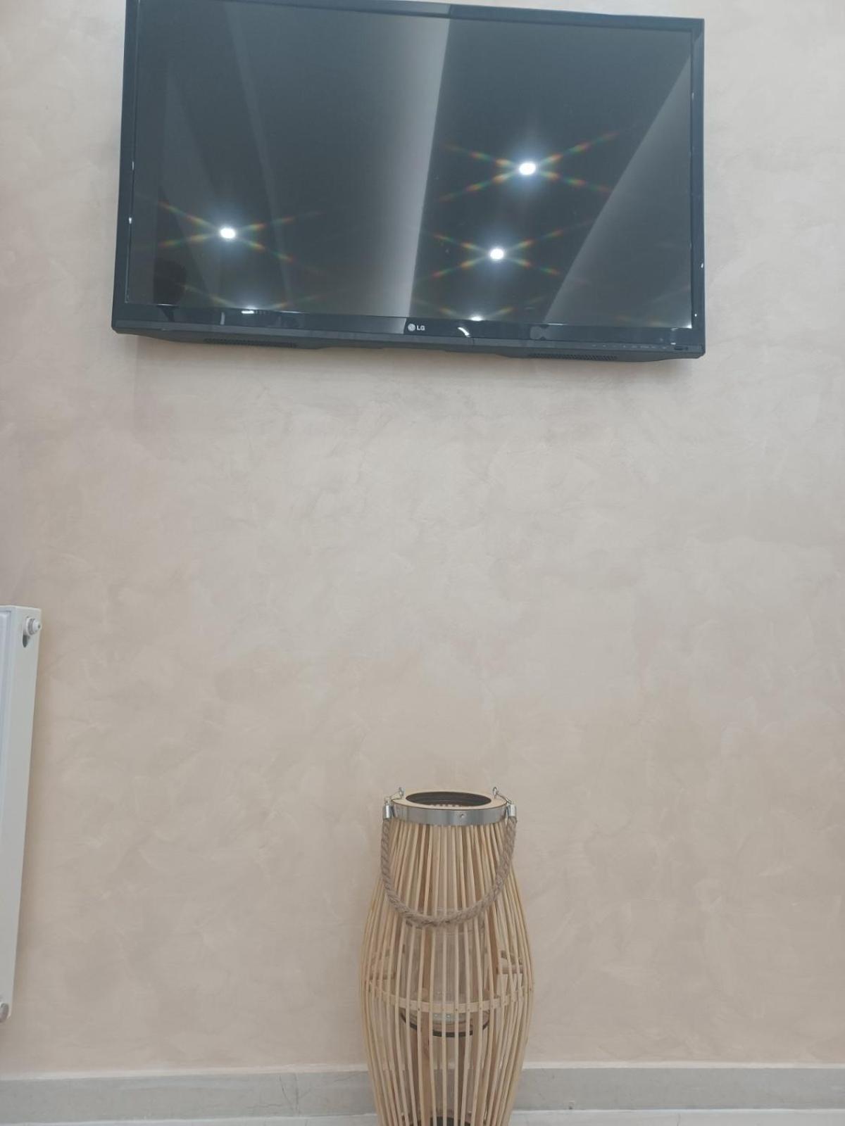 Cozy Renovated Apartment أثينا الغرفة الصورة